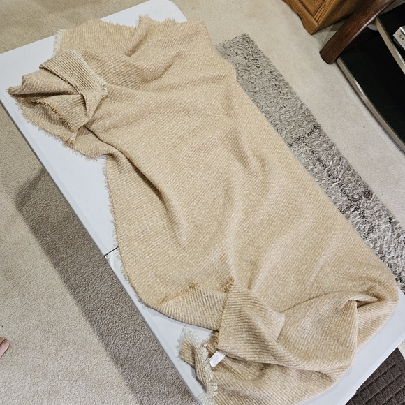 LC Lauren Conrad Blanket Scarf - Picture 3 of 8